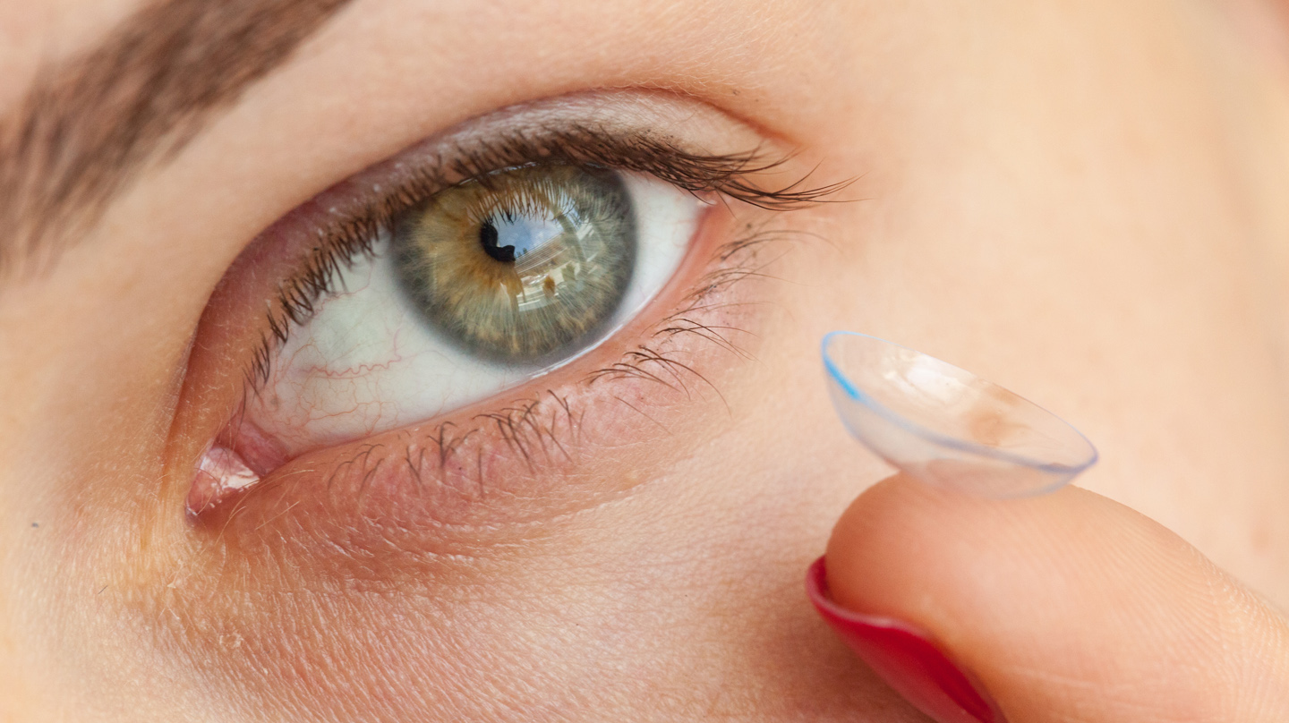 5 tipos de lentes de contacto y cuáles son los mejores - Ópticas Jiménez